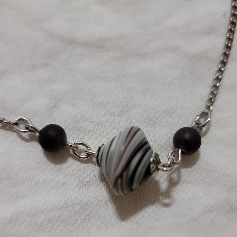 Elegant Silver and Purple Swirl Beaded Necklace 16"in